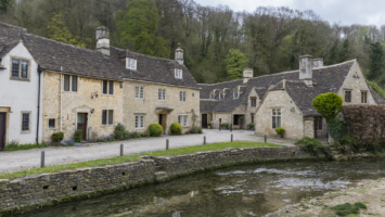 houses-by-the-water