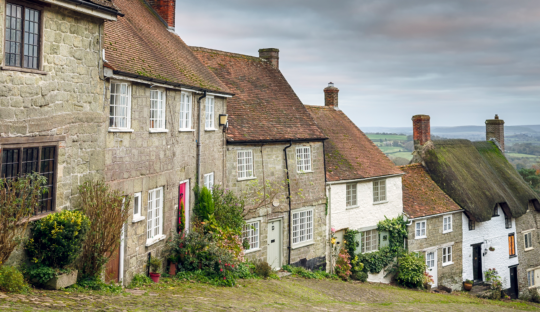 houses-on-a-hill